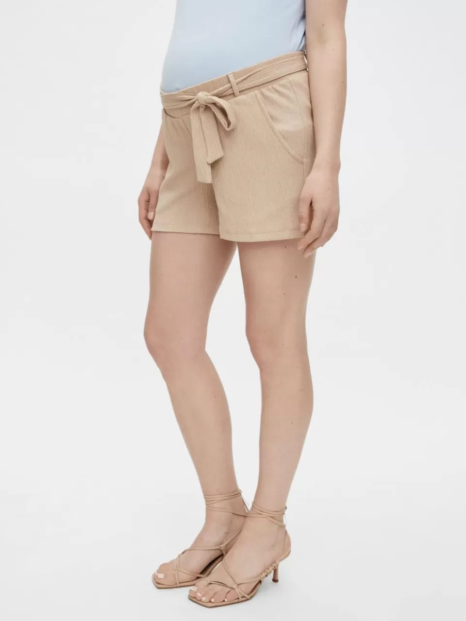 Shop VERO MODA Mamma-shorts Warm Sand