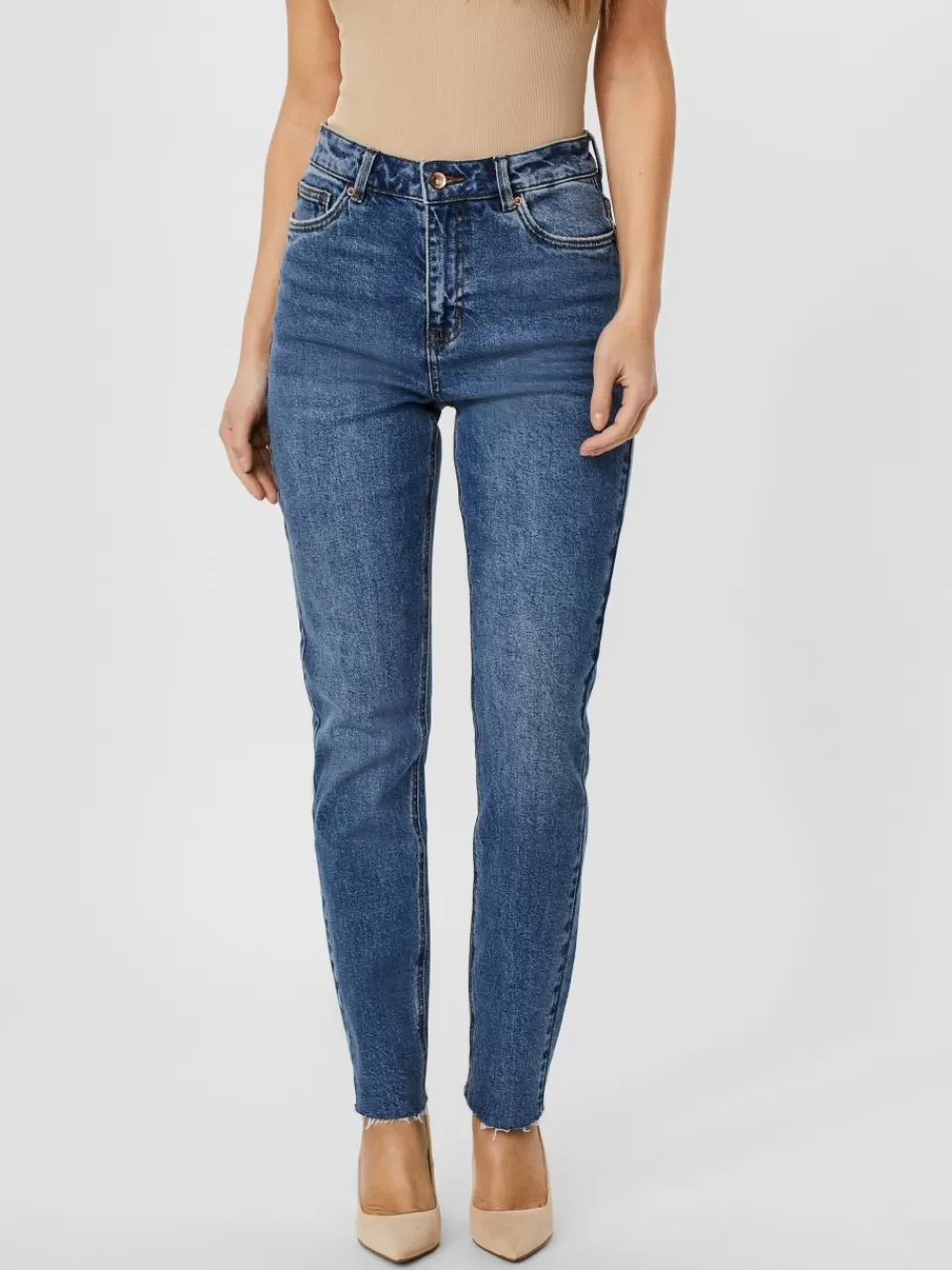 Best Sale VERO MODA VMBRENDA Høyt snitt Straight Fit Jeans Medium Blue Denim