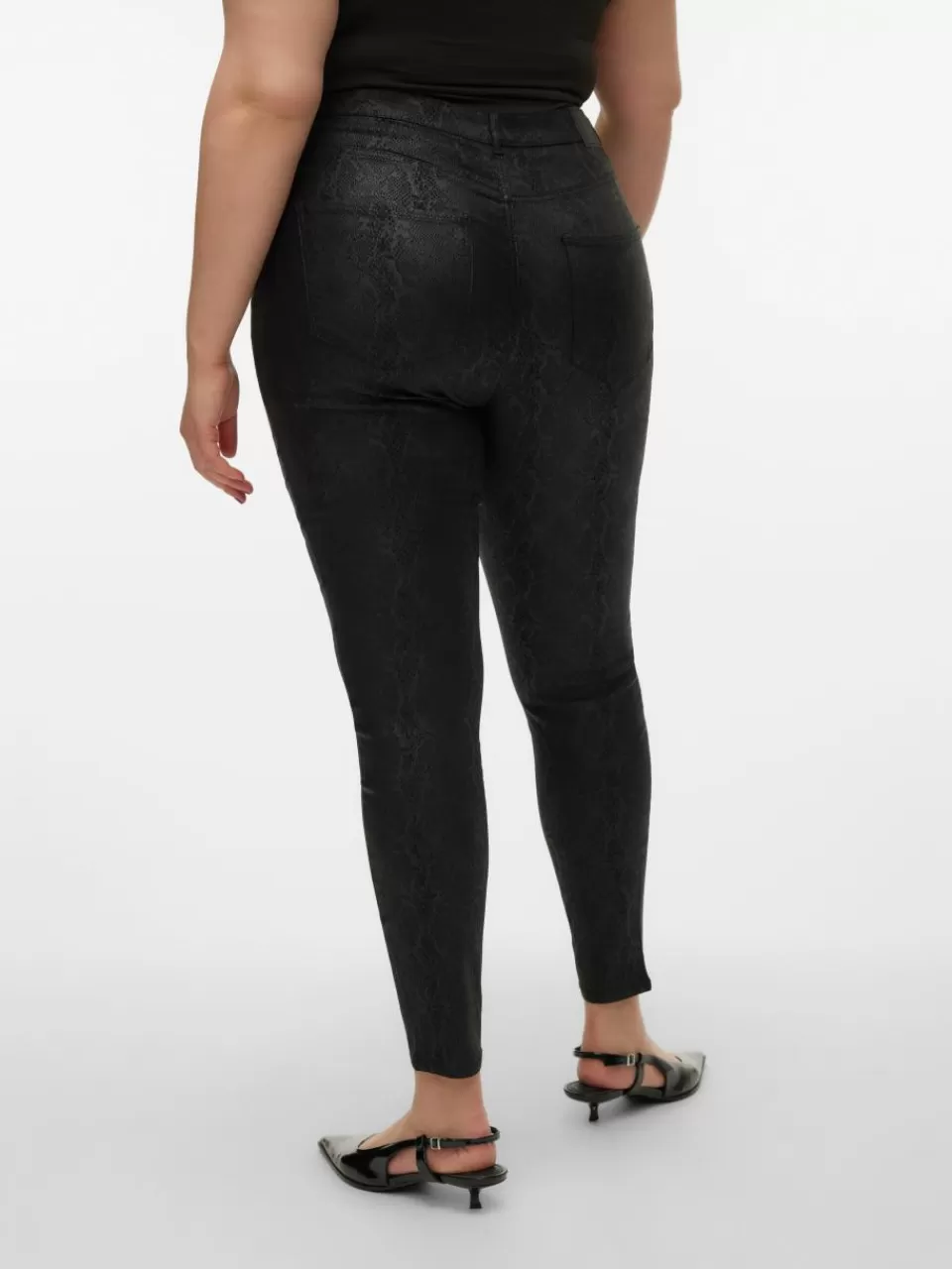 Shop VERO MODA VMCSOPHIA Høyt snitt Bukser Black