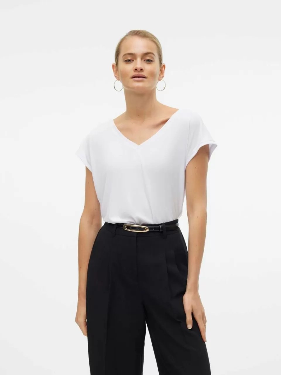 Shop VERO MODA VMFILLI Topp Bright White