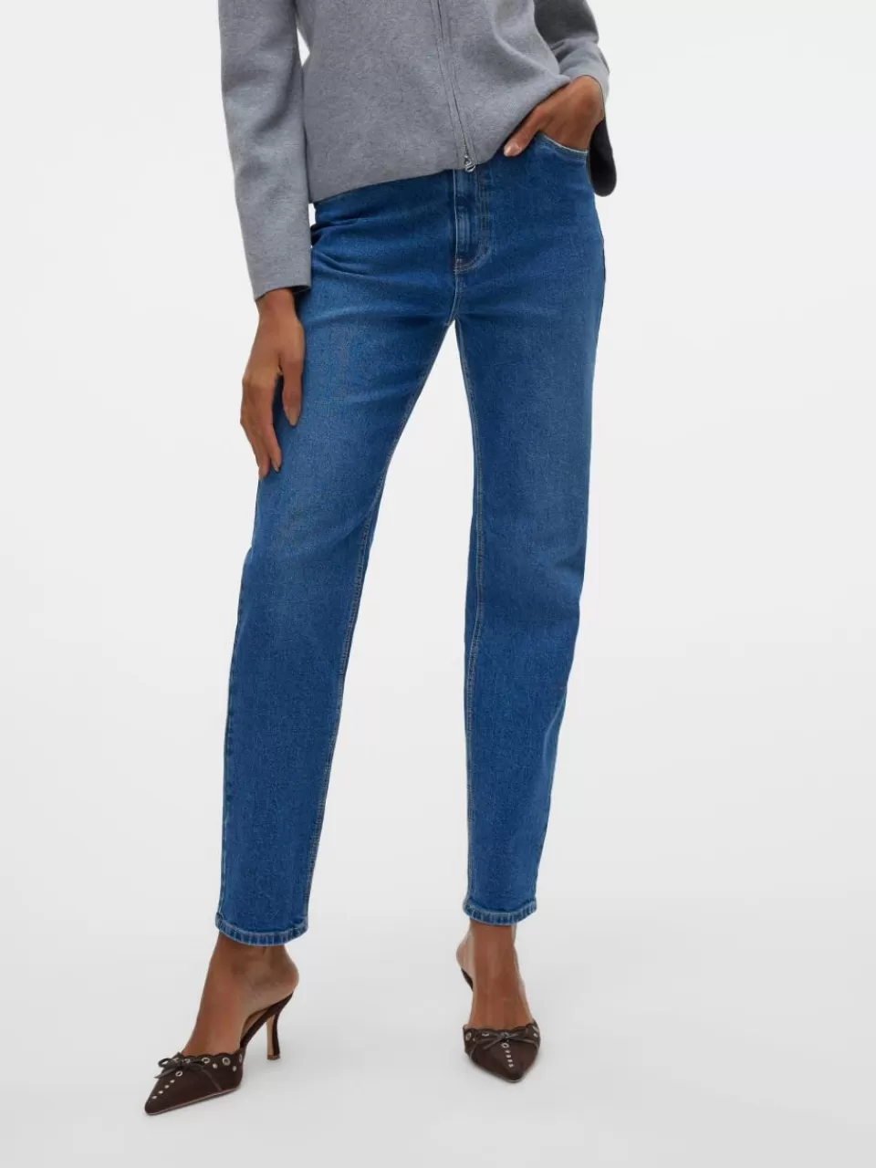 Sale VERO MODA VMLINDA Høyt snitt Mom Fit Jeans Medium Blue Denim