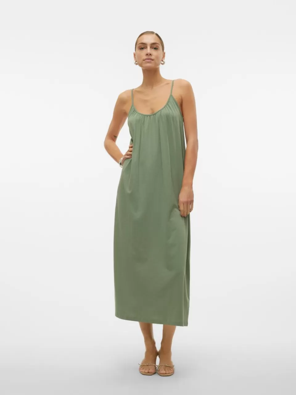 Shop VERO MODA VMLUNA Lang kjole Hedge Green