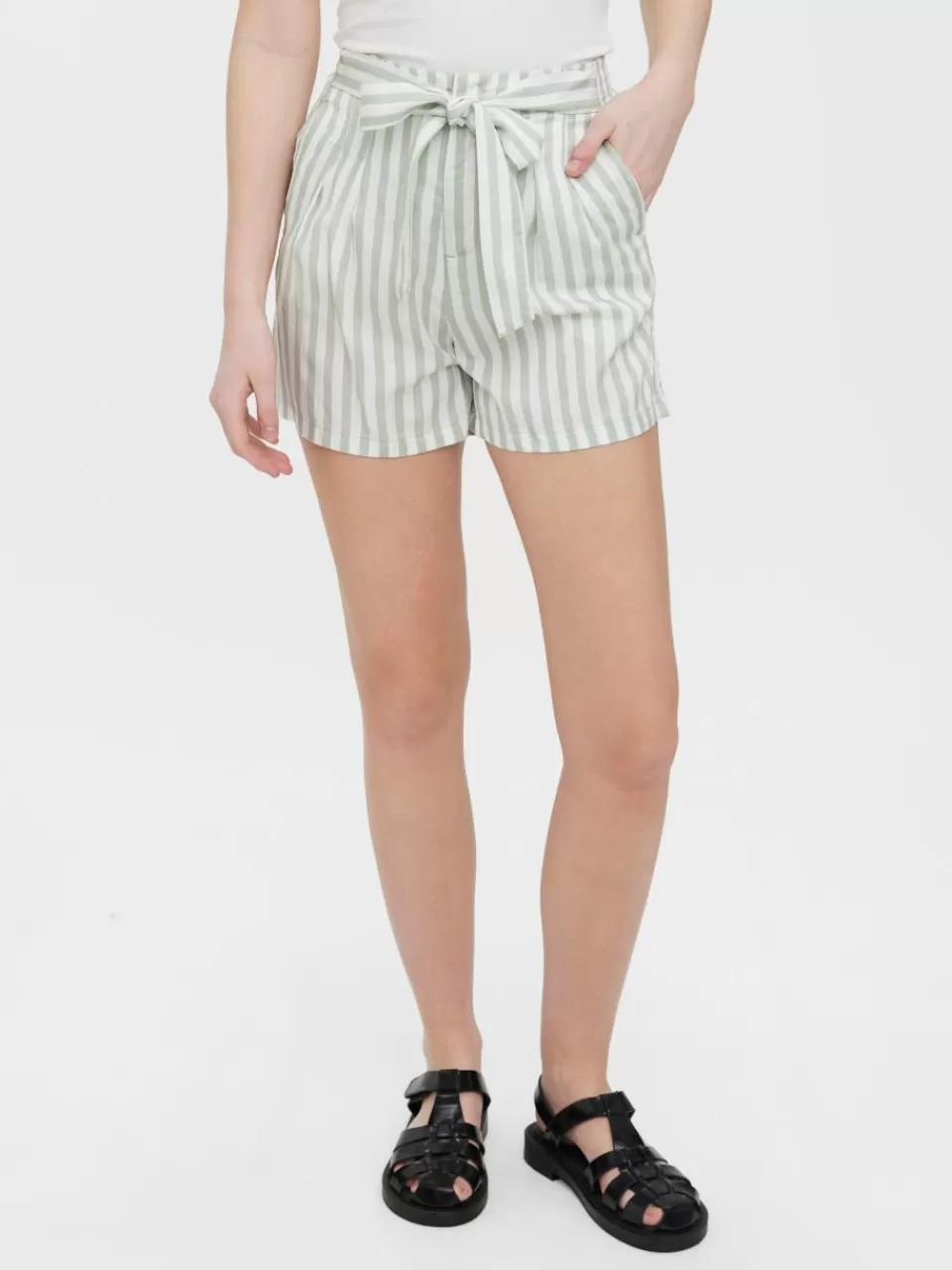 New VERO MODA VMMIA Shorts Desert Sage