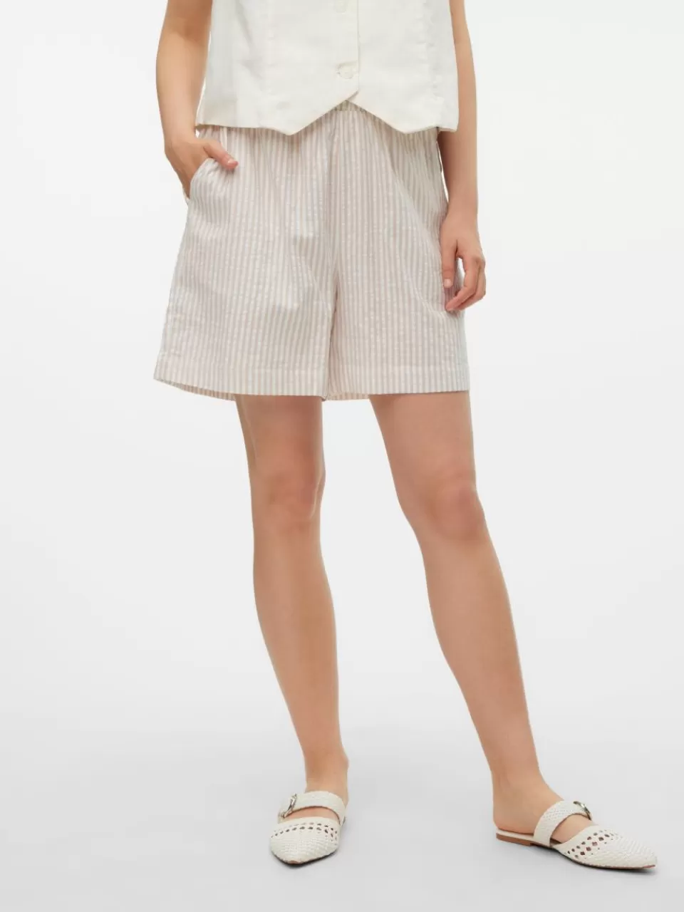 Discount VERO MODA VMMOLLY Shorts Irish Cream