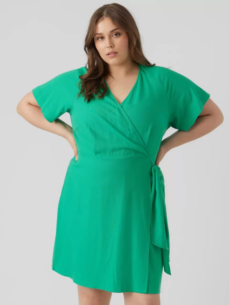 Cheap VERO MODA VMMYMILO Kort kjole Bright Green