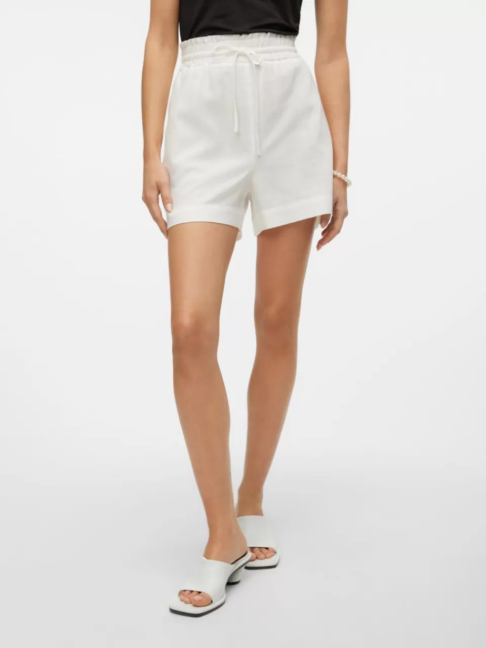 Cheap VERO MODA VMMYMILO Shorts Snow White