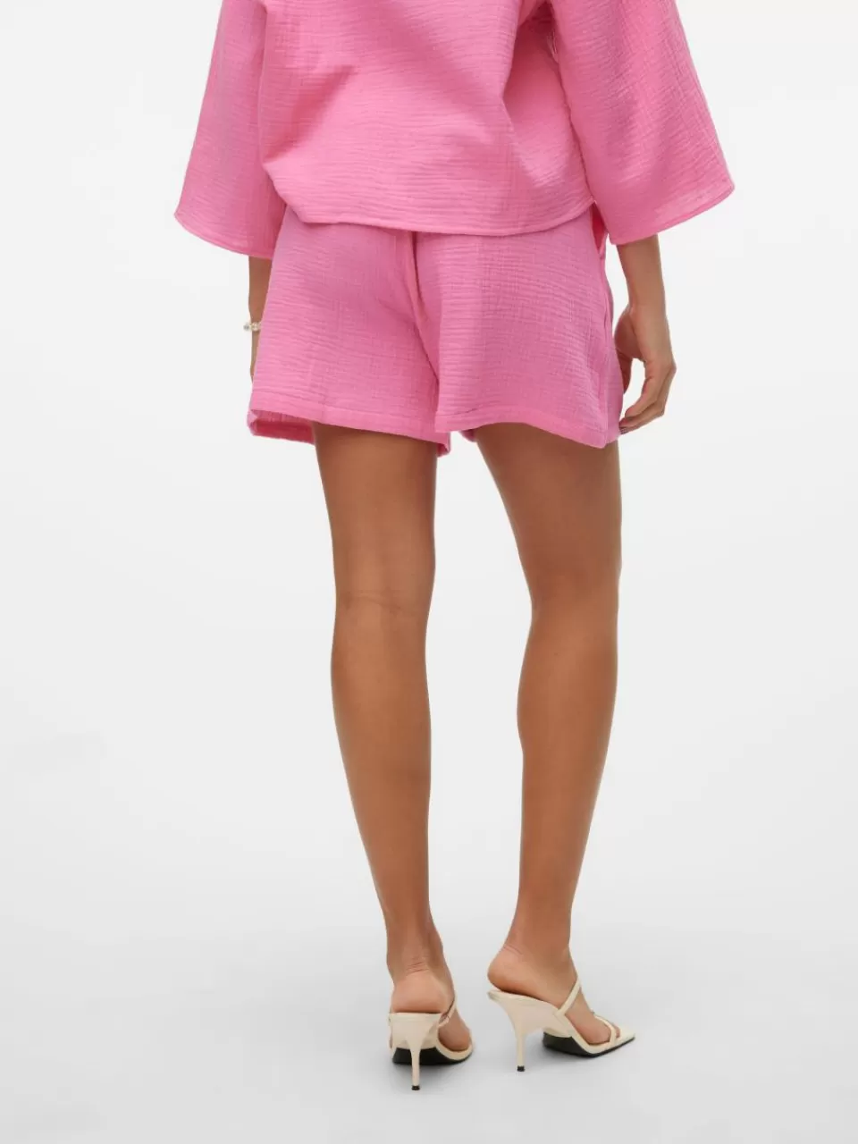 Shop VERO MODA VMNATALI Shorts Pink Cosmos