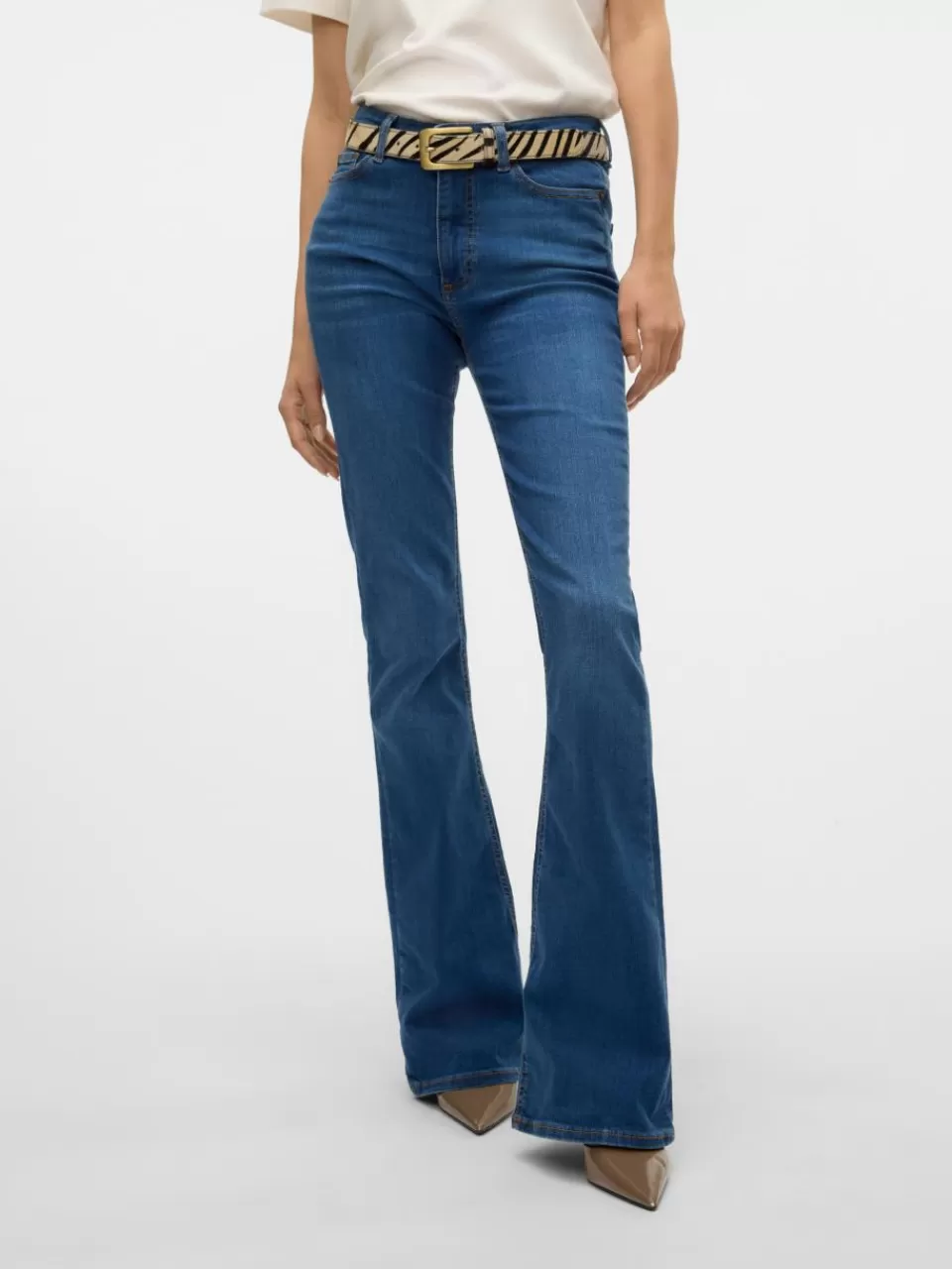 Shop VERO MODA VMSIGA Høyt snitt Flared Fit Jeans Medium Blue Denim