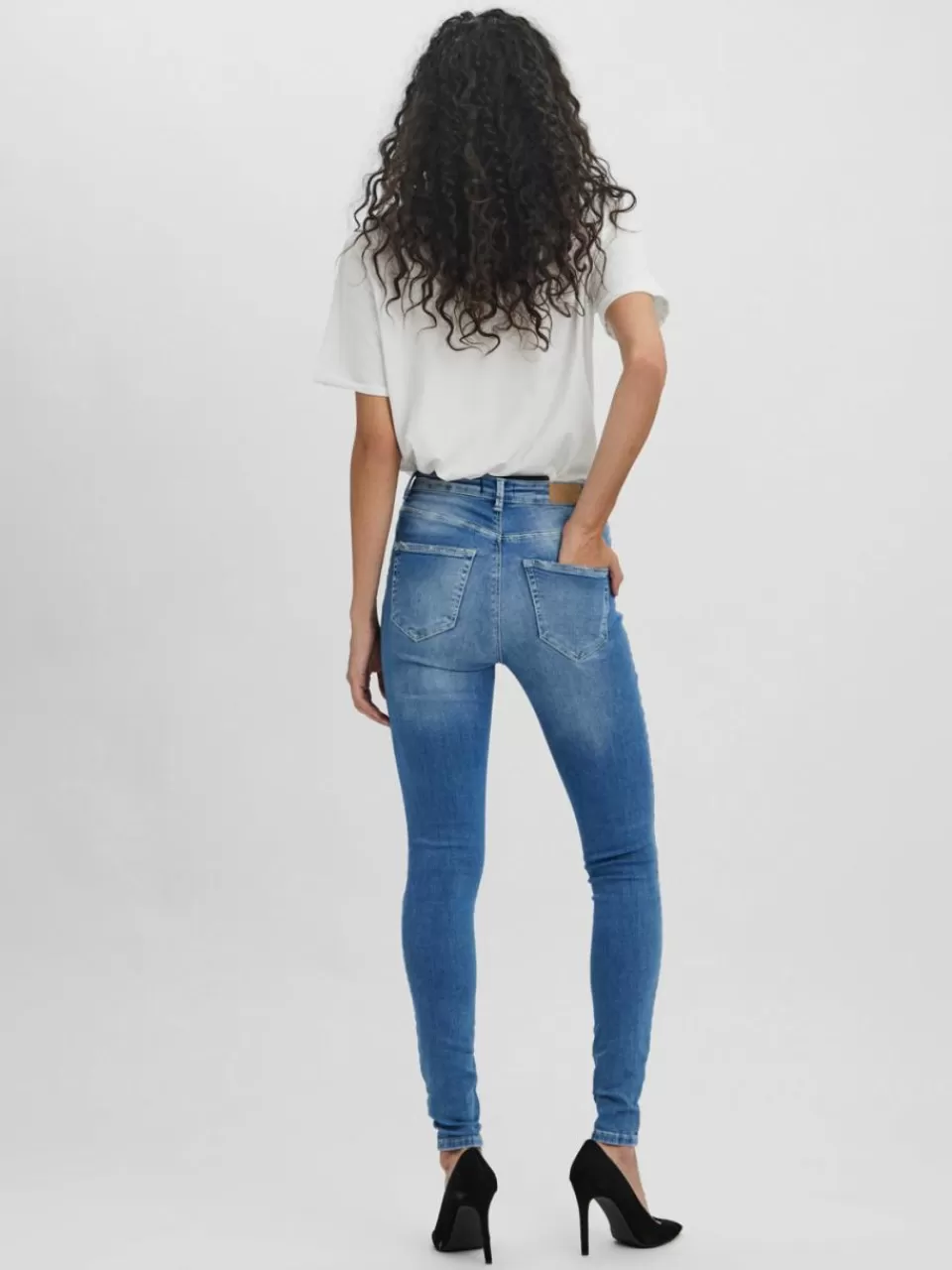 Best VERO MODA VMSOPHIA Høyt snitt Jeans Medium Blue Denim