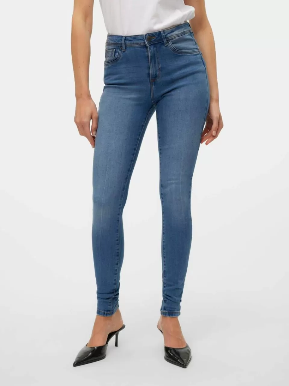 Clearance VERO MODA VMTANYA Middels høyt snitt Skinny Fit Jeans Medium Blue Denim