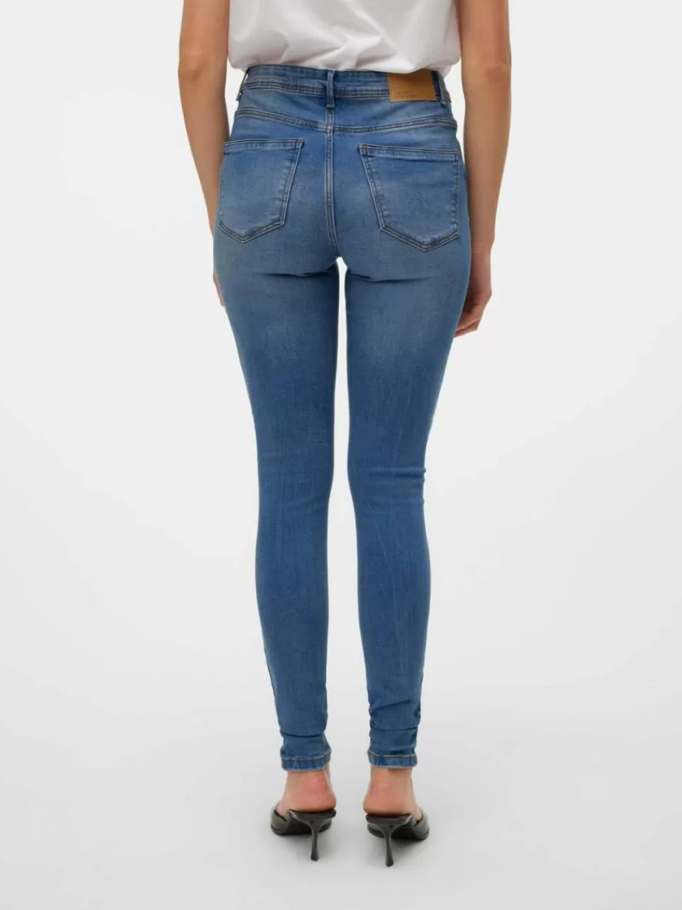 Clearance VERO MODA VMTANYA Middels høyt snitt Skinny Fit Jeans Medium Blue Denim