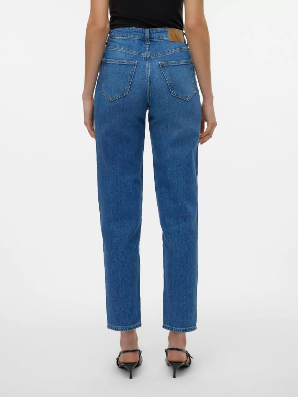 Cheap VERO MODA VMTESSA Høyt snitt Mom Fit Jeans Medium Blue Denim