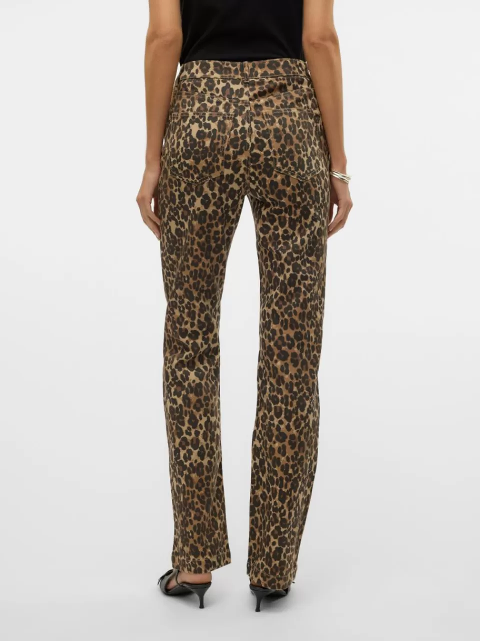 Store VERO MODA VMTESSA Høyt snitt Straight Fit Jeans Tigers Eye