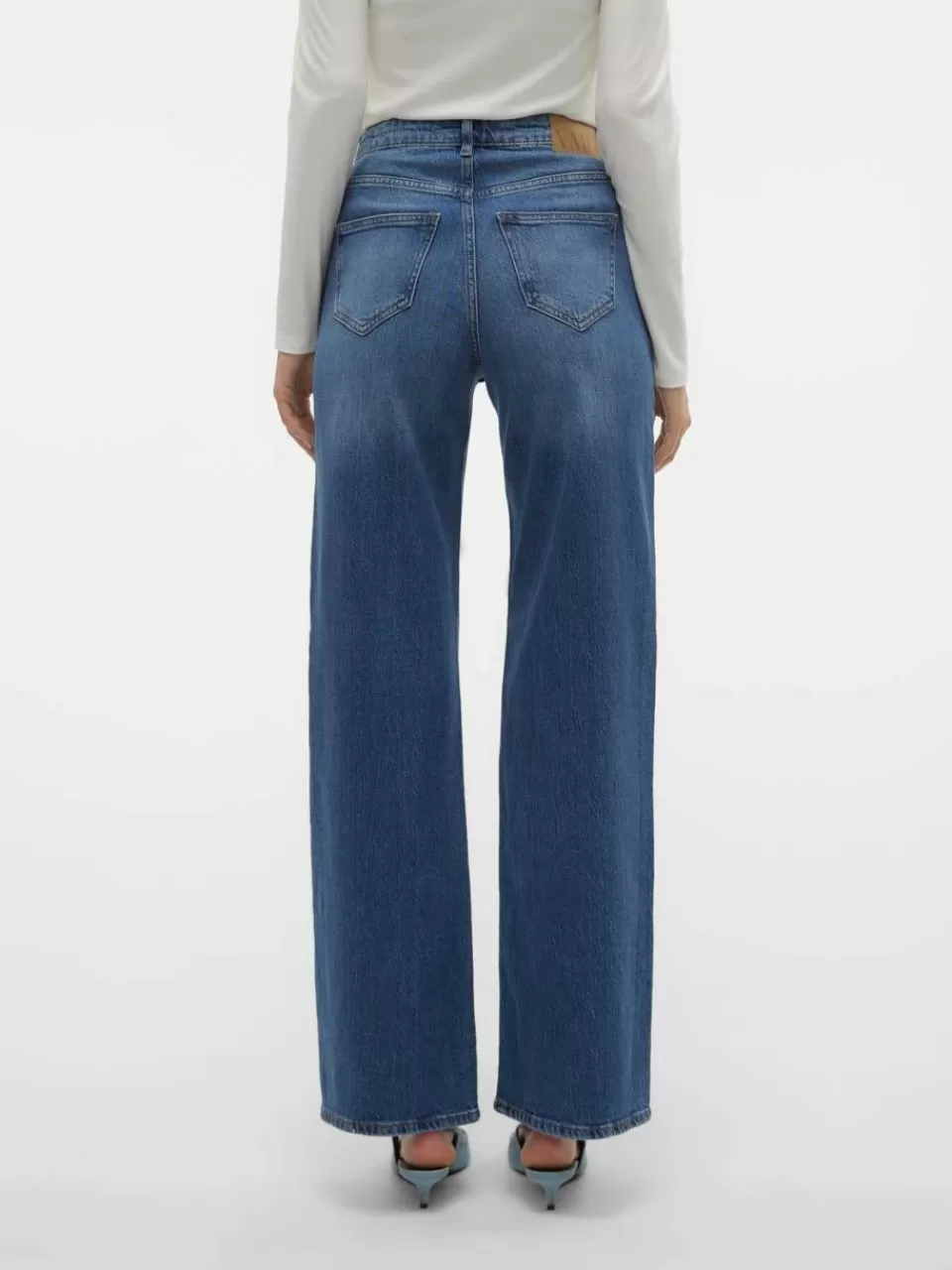 Best Sale VERO MODA VMTESSA Høyt snitt Wide Fit Jeans Medium Blue Denim